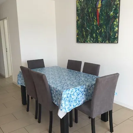 Attico Bellavista 아파트 로카르노